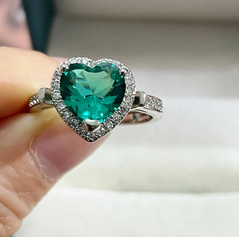 Emerald Green Heart Ring | Adjustable Ring | Platinum ring | Simulated Diamond Ring | Emerald Ring